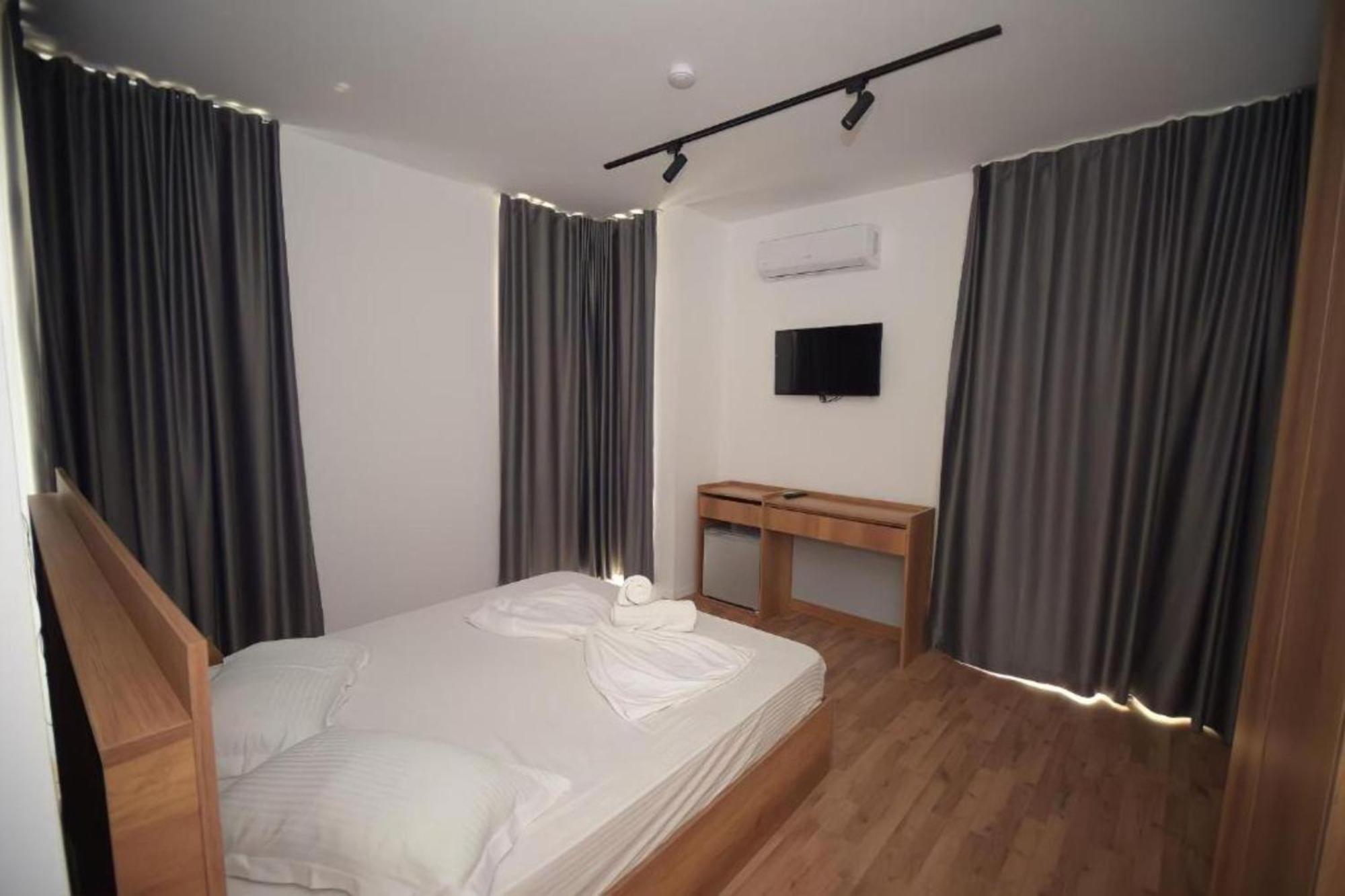 Hotel Besani Durrës Buitenkant foto